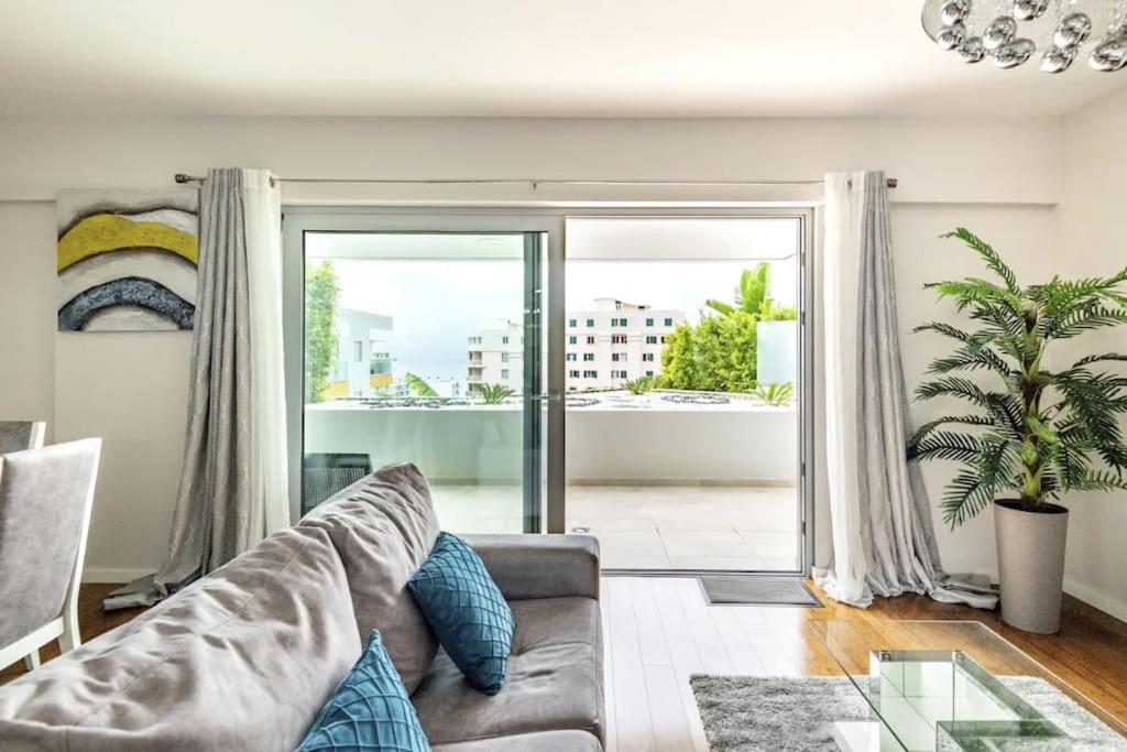Luxury Poolside View Apartment Funchal  Extérieur photo