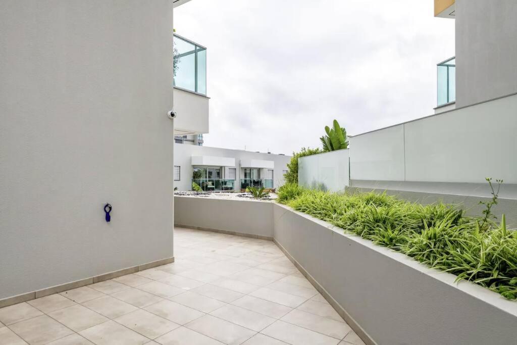 Luxury Poolside View Apartment Funchal  Extérieur photo