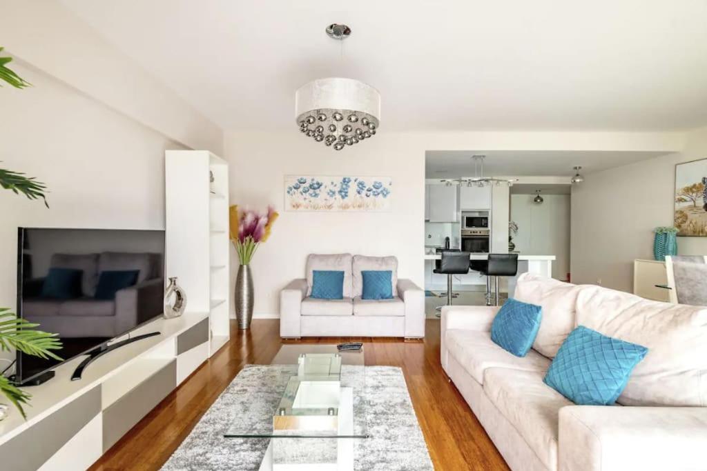 Luxury Poolside View Apartment Funchal  Extérieur photo
